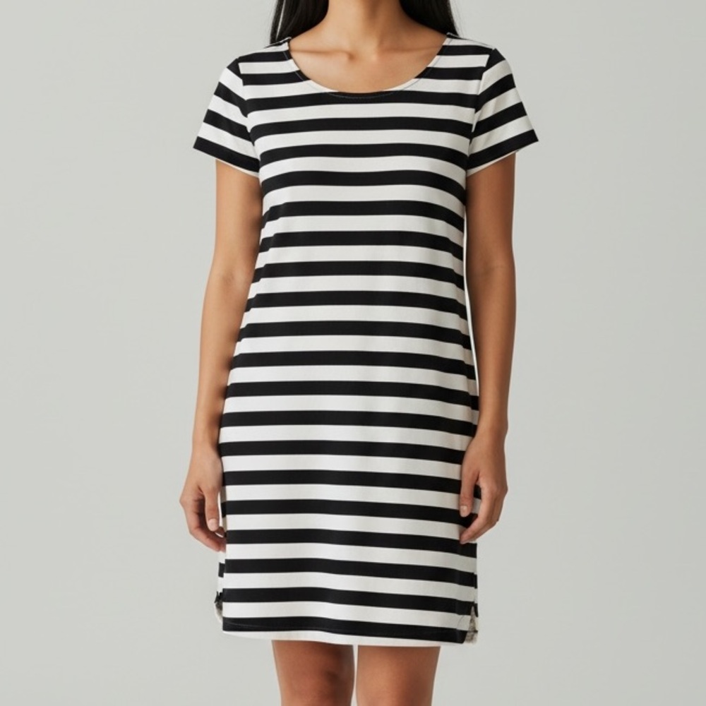 Chic and trendy dress by Philosophy large stretch striped